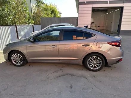 Hyundai Elantra 2020 года за 8 500 000 тг. в Атырау – фото 8