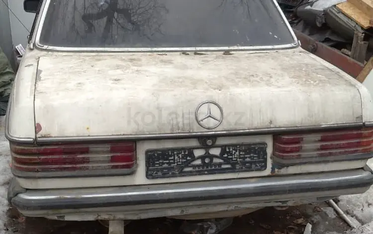 Mercedes-Benz E 230 1983 года за 550 000 тг. в Алматы