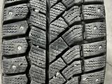 Резину в отличном состоянии. Шипованая за 100 000 тг. в Астана