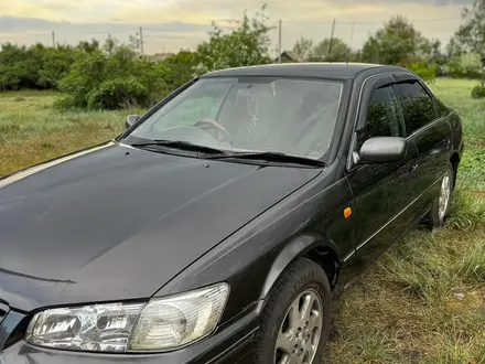 Toyota Camry 2000 года за 3 000 000 тг. в Семей – фото 3