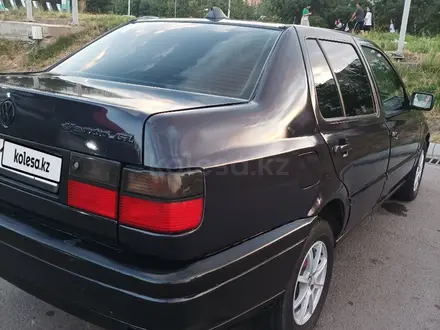 Volkswagen Vento 1993 года за 1 450 000 тг. в Алматы