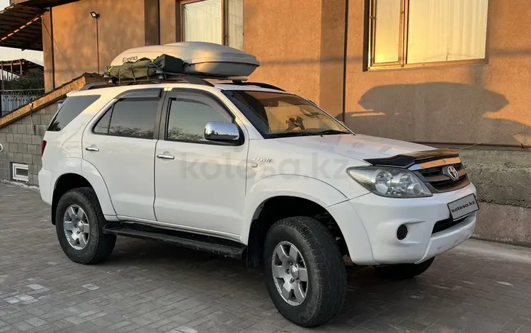 Toyota Fortuner 2006 года за 8 000 000 тг. в Алматы
