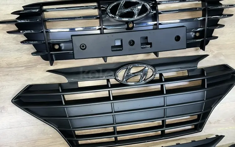 Решетка радиатора Hyundai Elantra за 120 000 тг. в Алматы