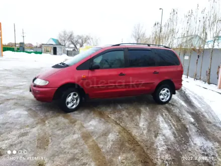 Volkswagen Sharan 1996 года за 2 300 000 тг. в Актобе – фото 4