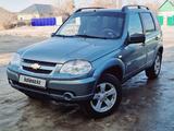 Chevrolet Niva 2015 годаfor3 500 000 тг. в Уральск – фото 3