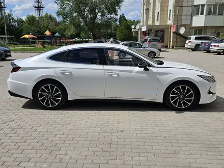 Hyundai Sonata 2020 года за 10 200 000 тг. в Алматы – фото 3