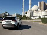 Toyota RAV4 2021 годаүшін14 600 000 тг. в Астана – фото 4