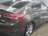 Hyundai Elantra 2018 годаfor7 600 000 тг. в Астана – фото 4