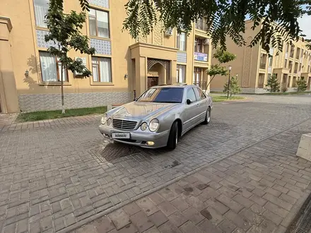 Mercedes-Benz E 320 1999 года за 5 900 000 тг. в Туркестан – фото 12