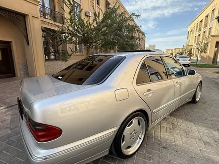 Mercedes-Benz E 320 1999 года за 5 900 000 тг. в Туркестан – фото 15