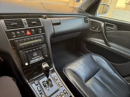 Mercedes-Benz E 320 1999 года за 5 900 000 тг. в Туркестан – фото 23