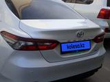 Toyota Camry 2022 года за 16 800 000 тг. в Актау – фото 2