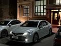 Toyota Camry 2018 года за 14 000 000 тг. в Жанаозен – фото 3