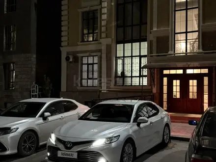 Toyota Camry 2018 года за 14 000 000 тг. в Жанаозен – фото 6