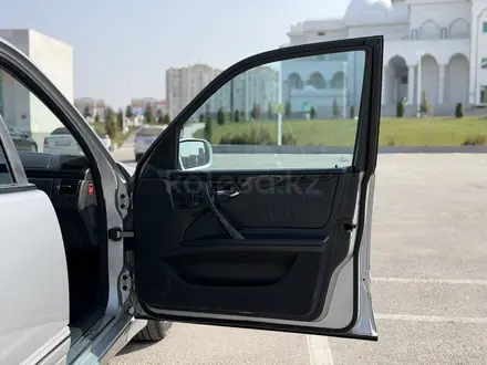 Mercedes-Benz E 320 2001 года за 6 000 000 тг. в Шымкент – фото 12