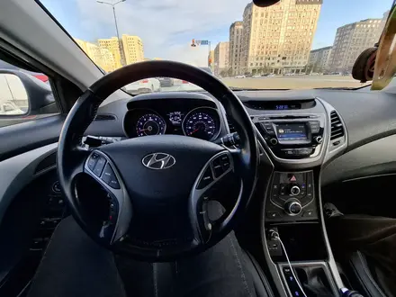 Hyundai Elantra 2015 года за 3 900 000 тг. в Актау – фото 2