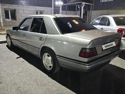 Mercedes-Benz E 280 1994 года за 2 450 000 тг. в Шымкент – фото 4