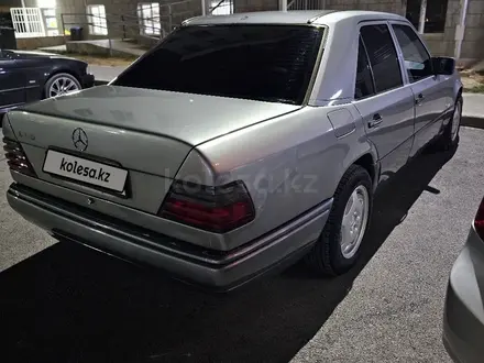 Mercedes-Benz E 280 1994 года за 2 450 000 тг. в Шымкент – фото 40