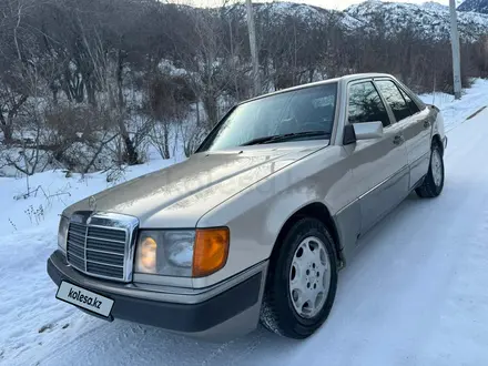 Mercedes-Benz E 230 1991 года за 1 900 000 тг. в Алматы – фото 2