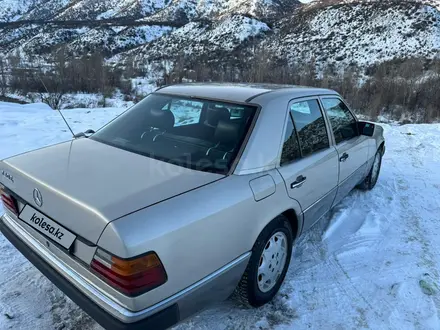 Mercedes-Benz E 230 1991 года за 1 900 000 тг. в Алматы – фото 7