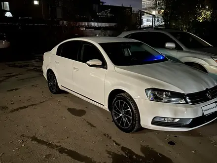 Volkswagen Passat 2014 года за 6 500 000 тг. в Караганда – фото 2