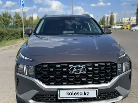 Hyundai Santa Fe 2021 года за 16 200 000 тг. в Астана – фото 2