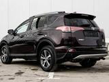 Toyota RAV4 2018 годаfor11 990 000 тг. в Актау – фото 2