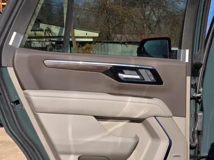 Chevrolet Tahoe 2025 года за 48 510 000 тг. в Алматы – фото 32
