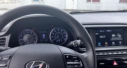 Hyundai Elantra 2019 годаfor6 380 000 тг. в Шымкент – фото 5