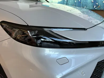 Toyota Camry Luxe 2025 года за 26 190 000 тг. в Караганда – фото 16