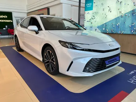 Toyota Camry Luxe 2025 года за 26 190 000 тг. в Караганда – фото 3