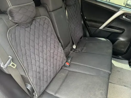 Toyota RAV4 2016 года за 10 650 000 тг. в Уральск – фото 8