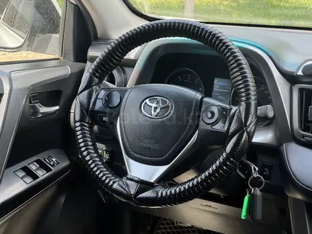 Toyota RAV4 2016 года за 10 650 000 тг. в Уральск – фото 7