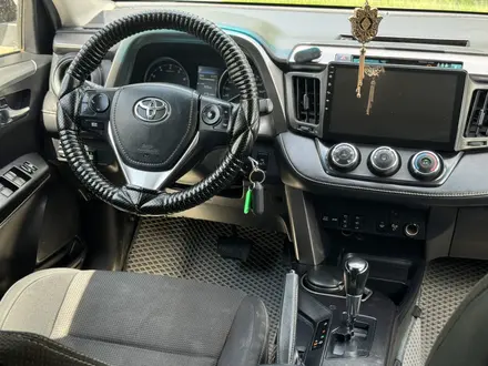 Toyota RAV4 2016 года за 10 650 000 тг. в Уральск – фото 9