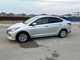 Hyundai Accent 2020 года за 7 500 000 тг. в Атырау – фото 2