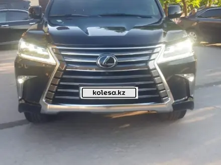 Lexus LX 570 2020 года за 60 000 000 тг. в Астана