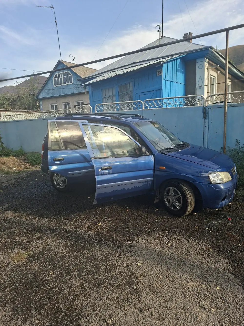 Mazda Demio, 2001