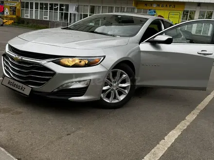 Chevrolet Malibu 2019 года за 10 500 000 тг. в Астана – фото 2