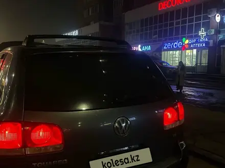 Volkswagen Touareg 2005 года за 4 000 000 тг. в Астана – фото 5