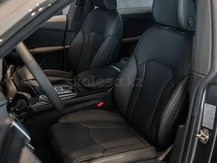 Audi Q8 55 TFSI Quattro Advance 2024 года за 59 050 000 тг. в Павлодар – фото 4