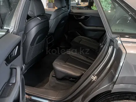 Audi Q8 55 TFSI Quattro Advance 2024 года за 59 050 000 тг. в Павлодар – фото 5