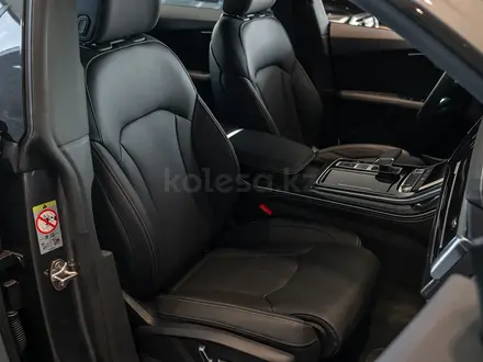 Audi Q8 55 TFSI Quattro Advance 2024 года за 59 050 000 тг. в Павлодар – фото 7