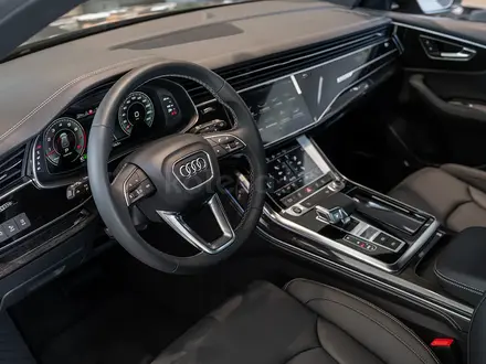 Audi Q8 55 TFSI Quattro Advance 2024 года за 59 050 000 тг. в Павлодар – фото 10