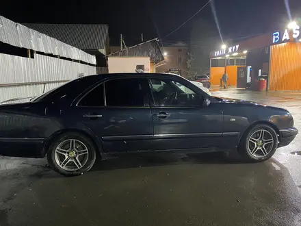 Mercedes-Benz E 230 1997 года за 1 900 000 тг. в Алматы – фото 15