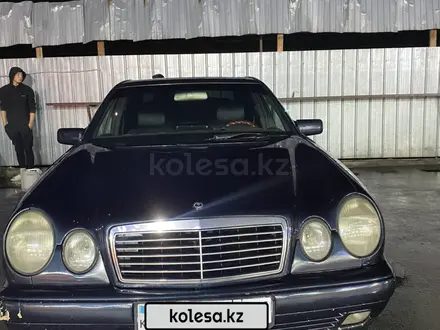 Mercedes-Benz E 230 1997 года за 1 900 000 тг. в Алматы – фото 22