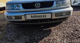 Volkswagen Passat 1995 года за 700 000 тг. в Астана – фото 3