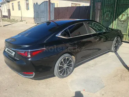 Lexus ES 250 2019 года за 23 000 000 тг. в Кызылорда – фото 4