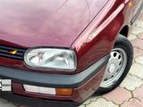 Volkswagen Golf 1995 года за 2 950 000 тг. в Алматы