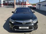 Toyota Camry 2017 года за 10 900 000 тг. в Петропавловск – фото 2