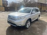 Toyota Highlander 2012 года за 13 350 000 тг. в Семей